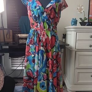 Vibrant Floral Dress, Skirt Length 27", Lined W/ Slip, Faux Wrap W/belt. Size 8